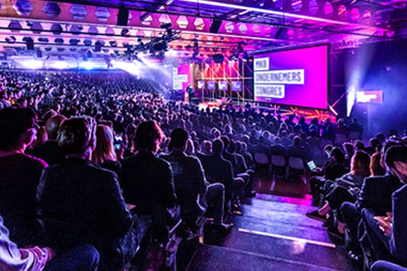 7 Reasons Why You Should Hire Professional Corporate Event Planners