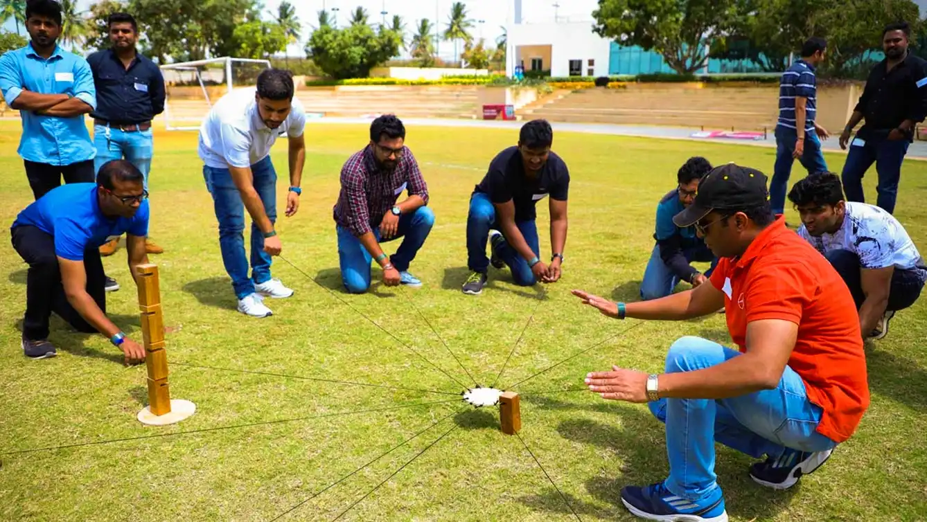 Top 5 Corporate Team Building Activities for Large Groups