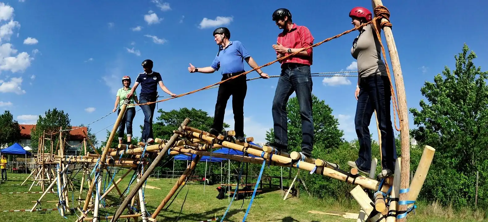 Top 5 Corporate Team Building Activities for Large Groups