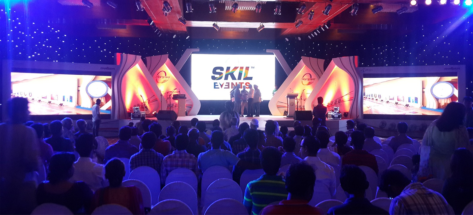 7 Reasons Why You Should Hire Professional Corporate Event Planners